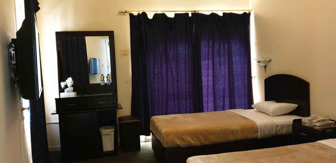 Royal Creek Hotel Dubai Bagian luar foto