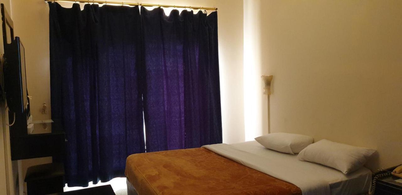 Royal Creek Hotel Dubai Bagian luar foto